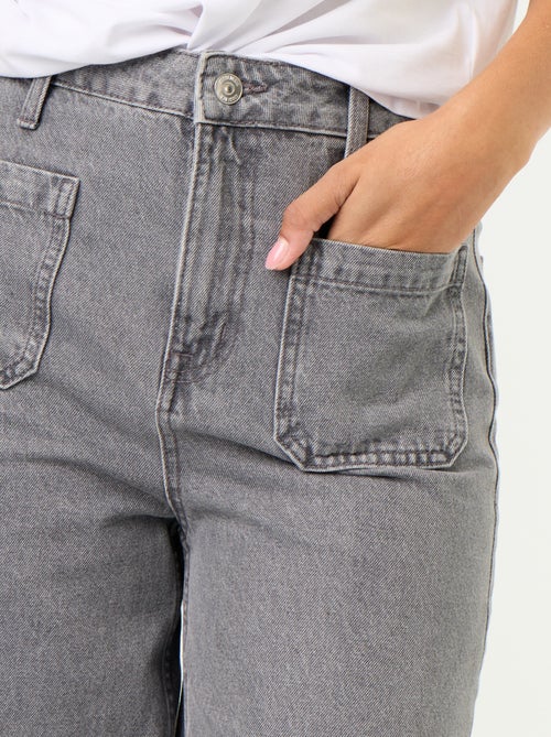 Jeans larghi a vita alta con tasche applicate - Kiabi Jeans larghi a vita alta con tasche applicate - Kiabi