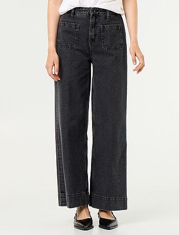 Jeans larghi a vita alta con tasche applicate