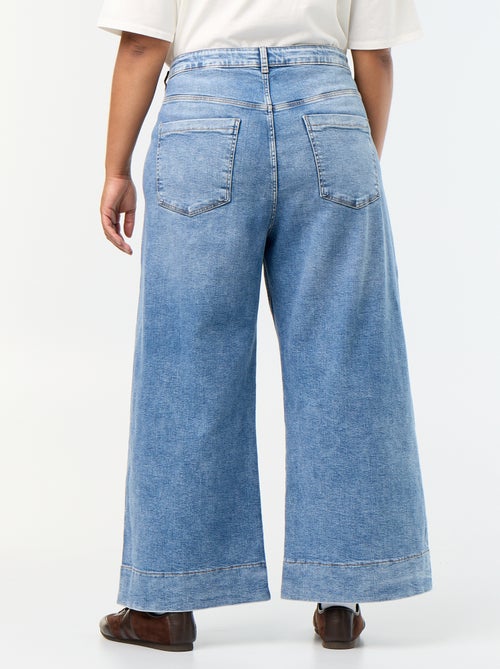 Jeans larghi con tasche applicate - Kiabi Jeans larghi con tasche applicate - Kiabi