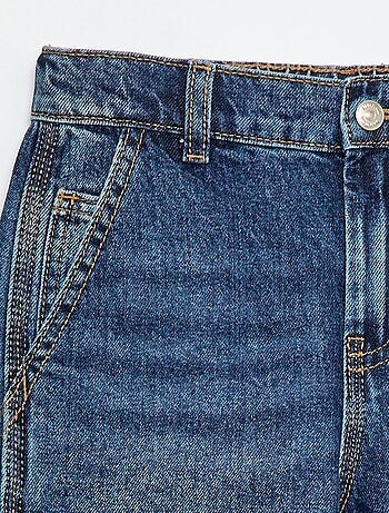 Jeans larghi con tasche grandi