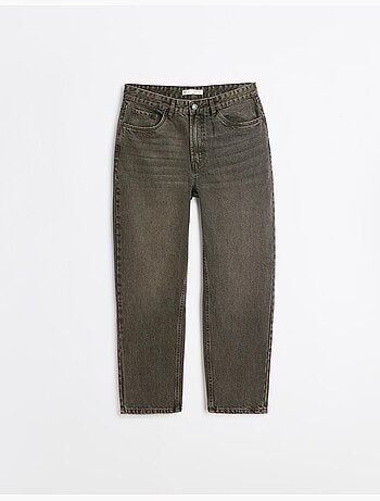 Jeans larghi, mo fashion