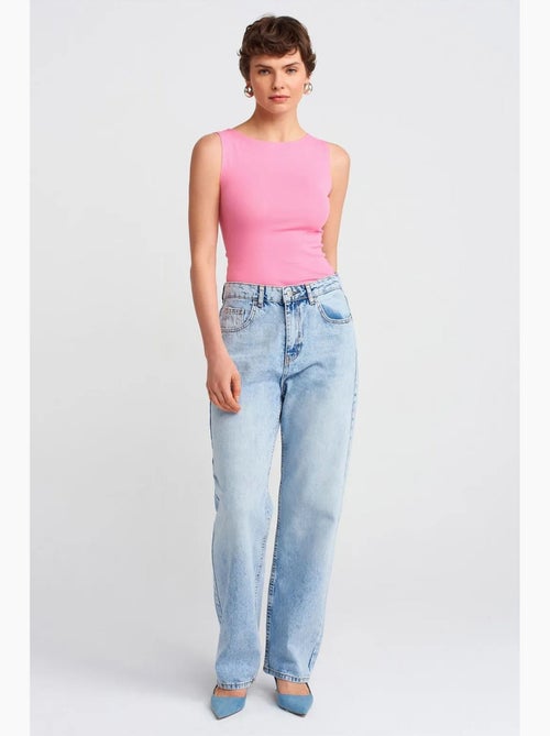 Jeans mom a vita alta a gamba dritta dilvin - Kiabi Jeans mom a vita alta a gamba dritta dilvin - Kiabi