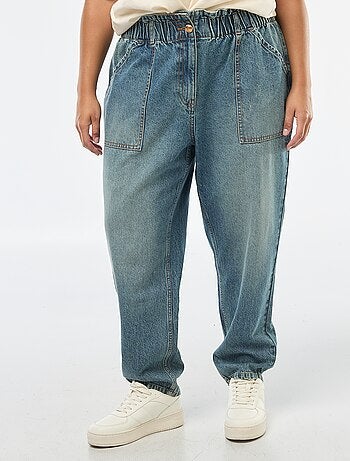 Jeans mom con elastico in vita