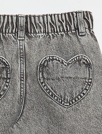 Jeans mom con tasche a forma di cuore