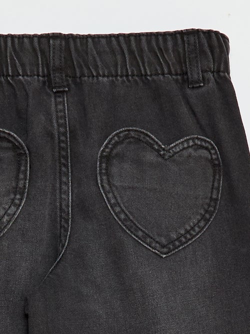 Jeans mom con tasche a forma di cuore - Kiabi