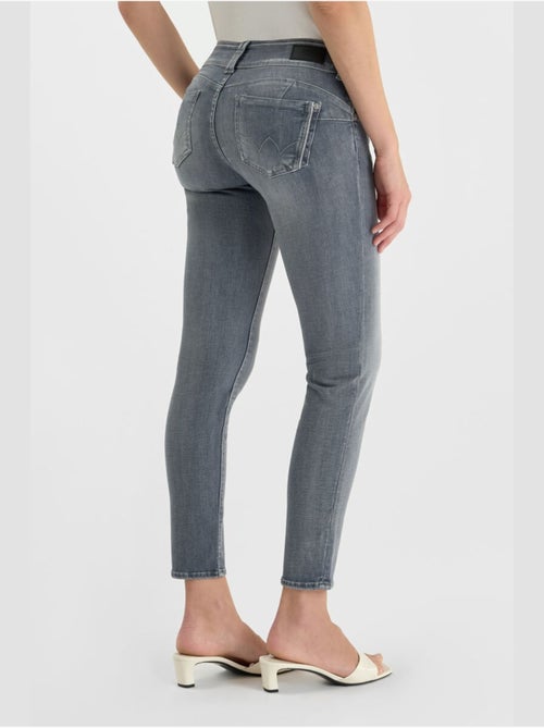 Jeans push-up slim pulp, 7/8 - Kiabi Jeans push-up slim pulp, 7/8 - Kiabi