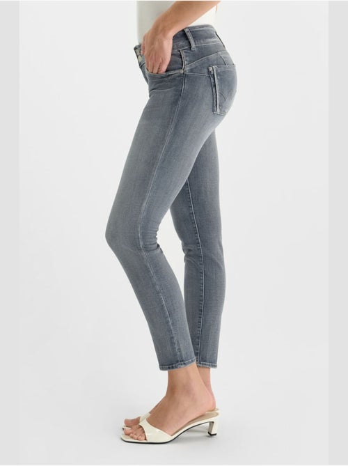 Jeans push-up slim pulp, 7/8 - Kiabi Jeans push-up slim pulp, 7/8 - Kiabi