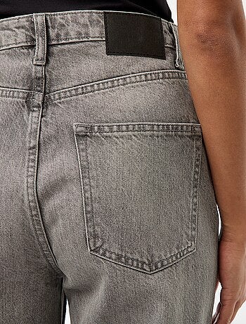 Jeans regular / a vita alta con ampio risvolto alla base
