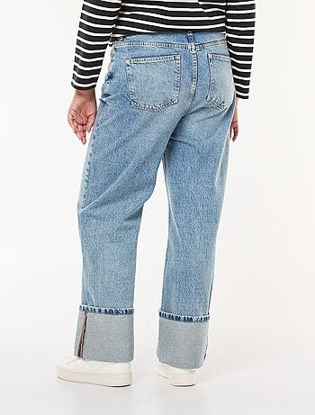 Jeans straight con risvolto