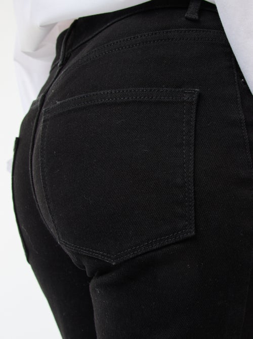 Jeans taglio flare/bootcut a vita alta - Kiabi Jeans taglio flare/bootcut a vita alta - Kiabi