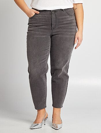 Jeans taglio mom fit a vita alta