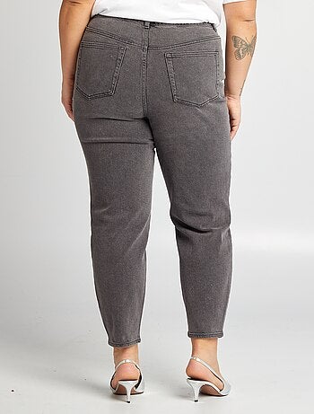 Jeans taglio mom fit a vita alta