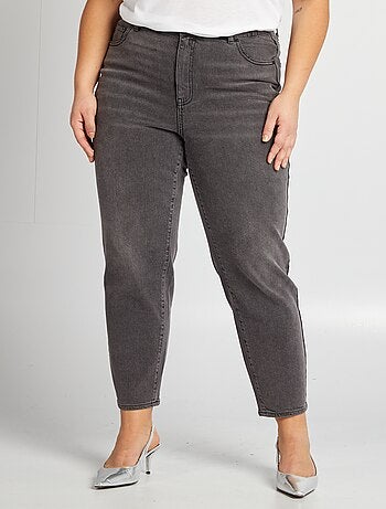 Jeans taglio mom fit a vita alta