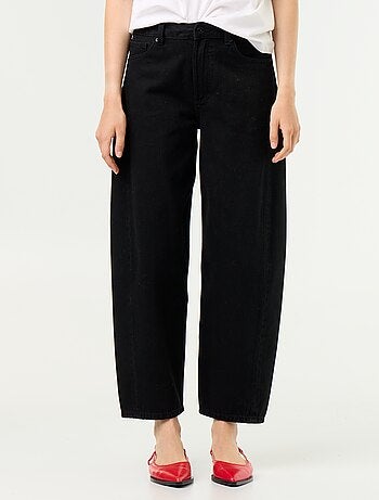 Jeans a vita alta e gamba larga