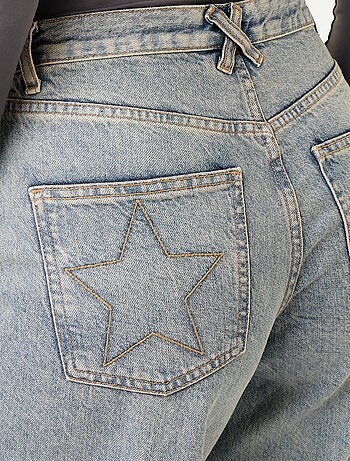 Jeans wide leg con stelle ricamate sulle tasche posteriori