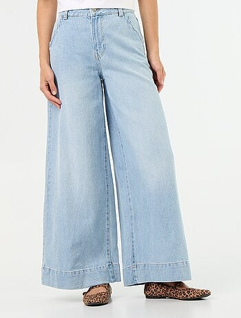 Jeans wide leg con tasche intagliate