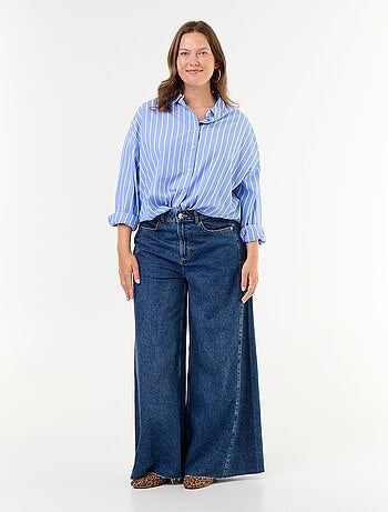 Jeans wide leg e con bordo a taglio vivo