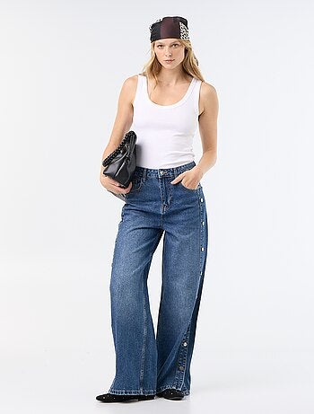 Jeans wide leg / taglio ampio con bottoni a pressione decorativi sui lati