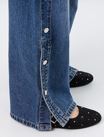 Jeans wide leg / taglio ampio con bottoni a pressione decorativi sui lati