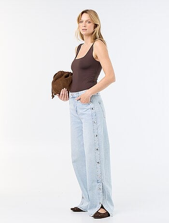 Jeans wide leg / taglio ampio con bottoni a pressione decorativi sui lati