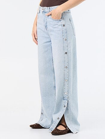 Jeans wide leg / taglio ampio con bottoni a pressione decorativi sui lati