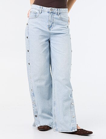 Jeans wide leg / taglio ampio con bottoni a pressione decorativi sui lati