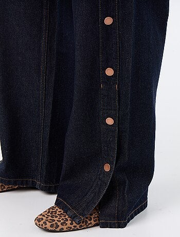 Jeans wide leg / taglio ampio con bottoni a pressione decorativi sui lati