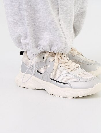 Jogging sportivo ampio