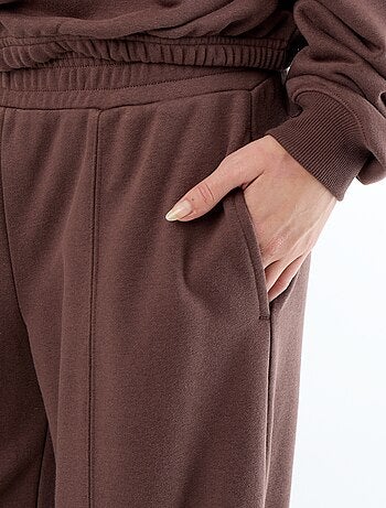 Jogging sportivo ampio