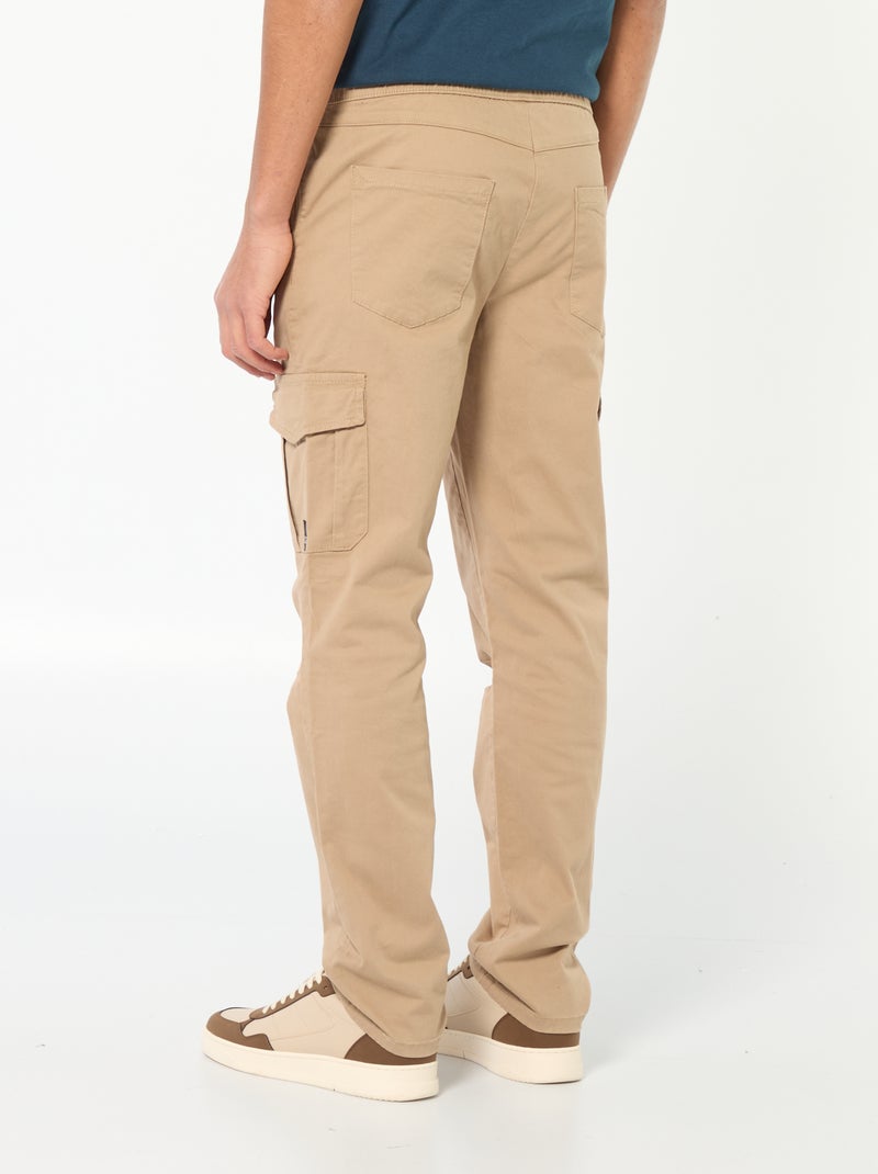 Jogpant con tasche con patta BEIGE - Kiabi