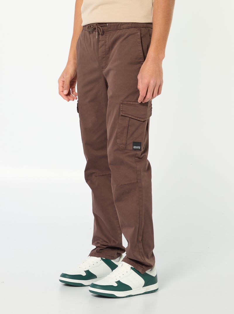 Jogpant con tasche con patta Marrone - Kiabi