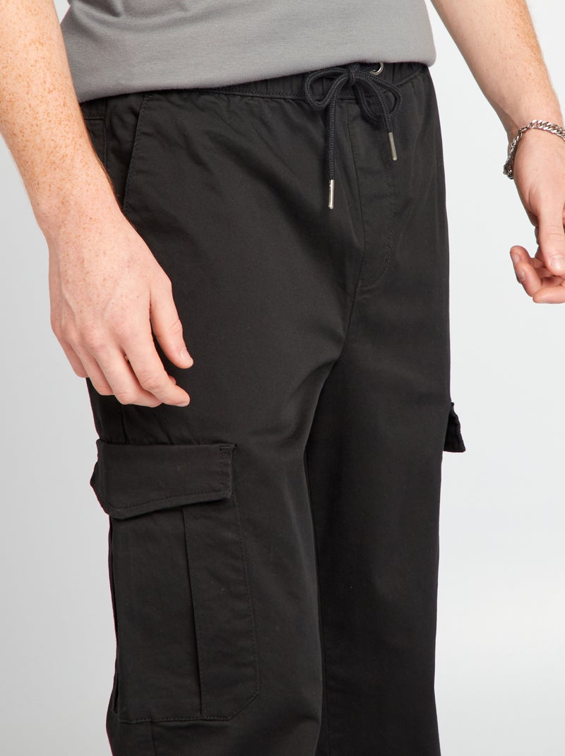 Jogpant con tasche con patta nero - Kiabi