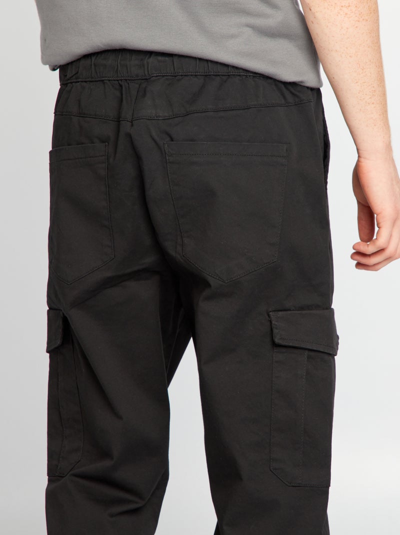 Jogpant con tasche con patta nero - Kiabi