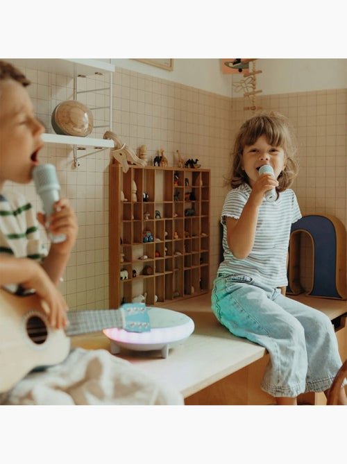 Karaoke portatile luminoso per bambini con 2 microfoni | kidywolf - Kiabi Karaoke portatile luminoso per bambini con 2 microfoni | kidywolf - Kiabi