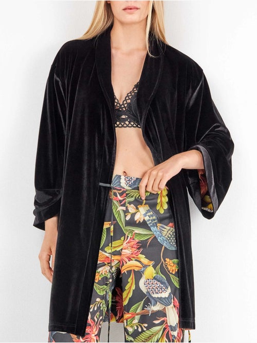 Kimono reversibile in satin floreale ed elegante nero - Kiabi Kimono reversibile in satin floreale ed elegante nero - Kiabi