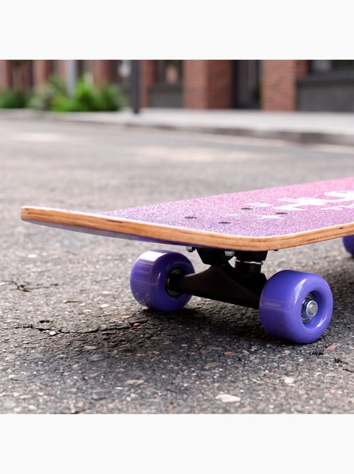 Kpop demon hunters skateboard in legno portata massima 50 kg + 5 anni - Kiabi Kpop demon hunters skateboard in legno portata massima 50 kg + 5 anni - Kiabi