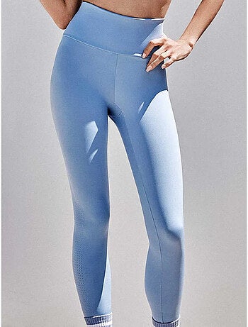 Legging lungo realizzato in tessuto modellante che definisce e slancia