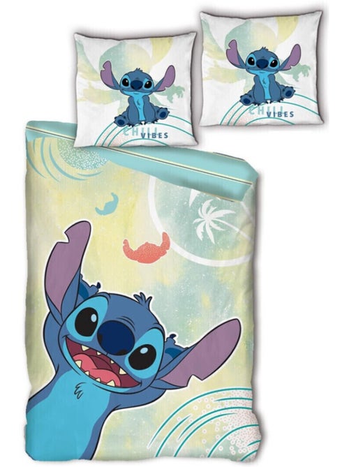 Lilo & Stitch, Parure Letto Bambino Stampata Reversibile 100% Cotone, VIBES - Kiabi Lilo & Stitch, Parure Letto Bambino Stampata Reversibile 100% Cotone, VIBES - Kiabi