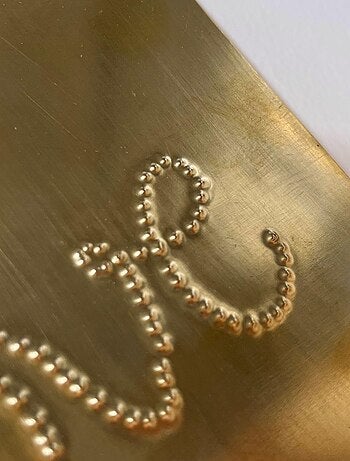 LOVE decorazione da parete in ottone martellato