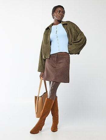 Maglia a maniche corte con bottoni decorativi