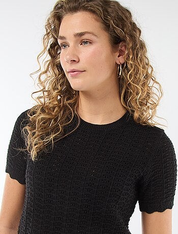 Maglia all'uncinetto a maniche corte