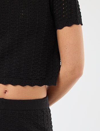 Maglia all'uncinetto a maniche corte