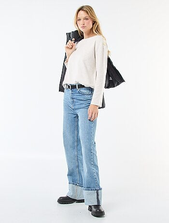 Maglia con bottoni decorativi dorati sulla spalla