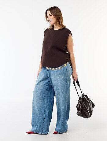 Maglia smanicata con bottoni dorati sul lato