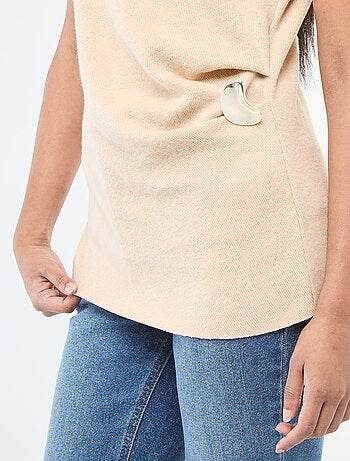 Maglia smanicata con collo alto