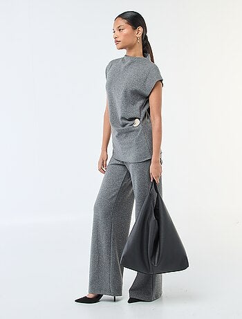 Maglia smanicata con collo alto