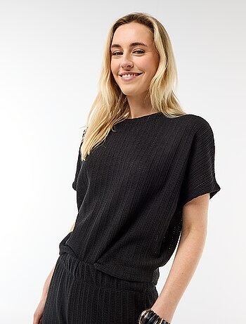 Maglia traforata a maniche corte