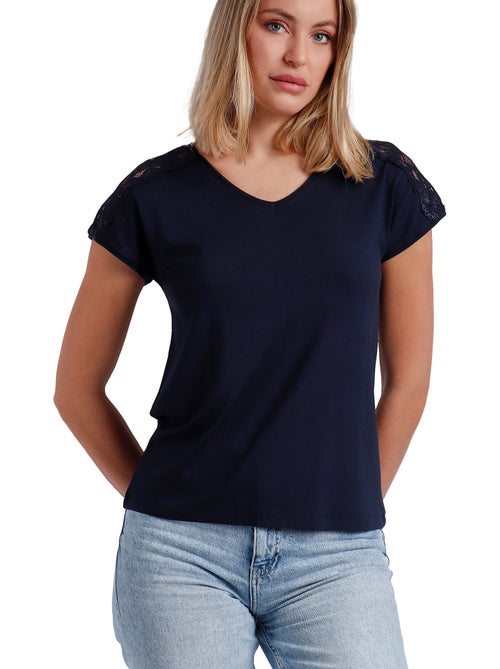 Maglietta a maniche corte con spalle in pizzo da donna ADMAS - Kiabi Maglietta a maniche corte con spalle in pizzo da donna ADMAS - Kiabi