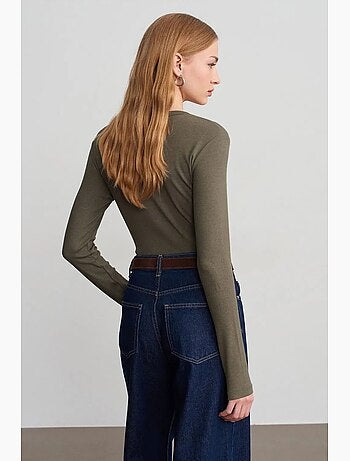 Blusa a coste con scollo rotondo e bottoni dilvin
