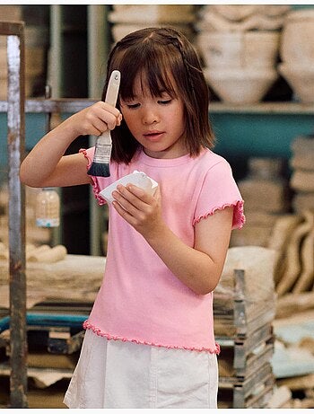 T-shirt a costine con estremità ondulate